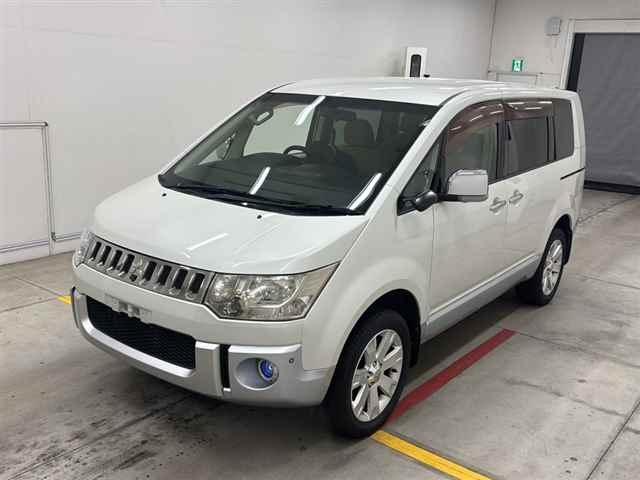 MITSUBISHI DELICA D5 2008