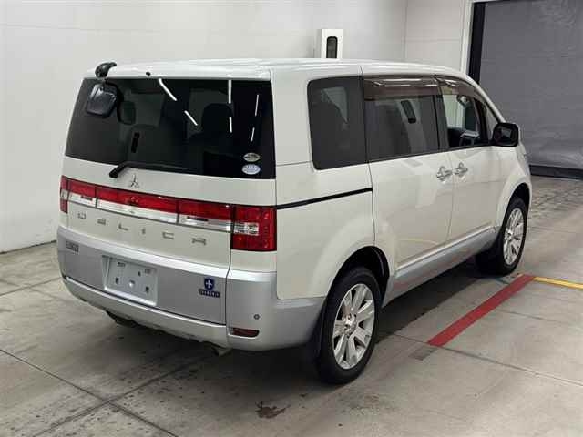 MITSUBISHI DELICA D5 2008