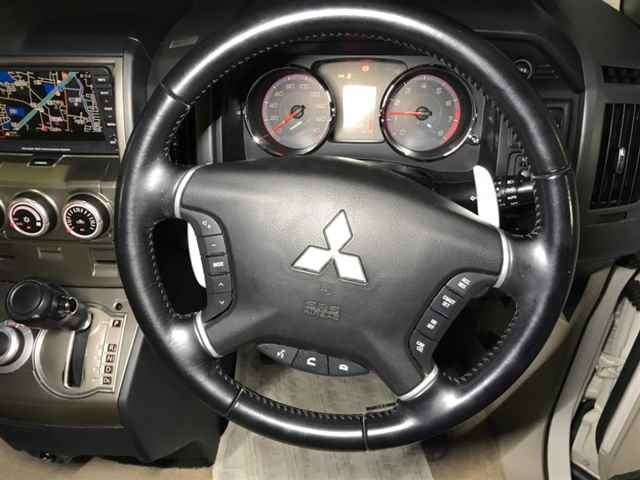 MITSUBISHI DELICA D5 2008