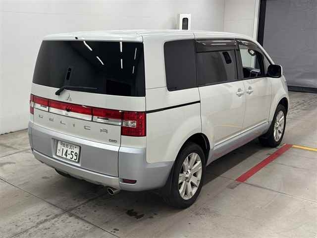 MITSUBISHI DELICA D5 2017