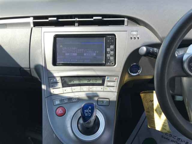 TOYOTA PRIUS PHV 2013