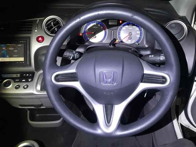 HONDA STREAM 2011