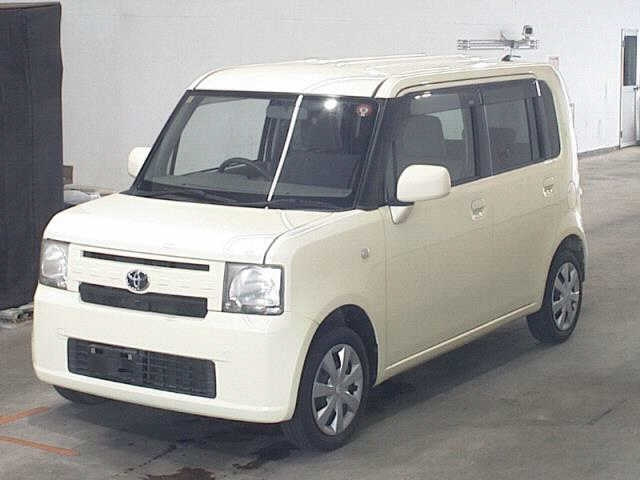 TOYOTA PIXIS SPACE 2012