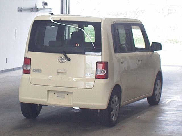 TOYOTA PIXIS SPACE 2012