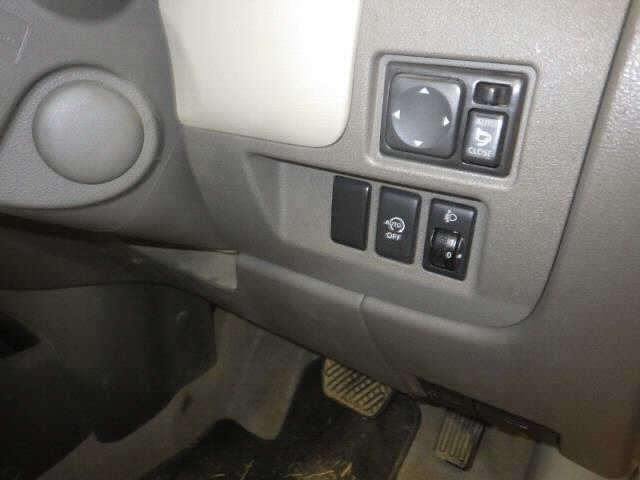 NISSAN MARCH 2011