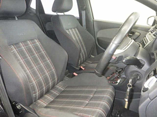 VOLKSWAGEN POLO 2011
