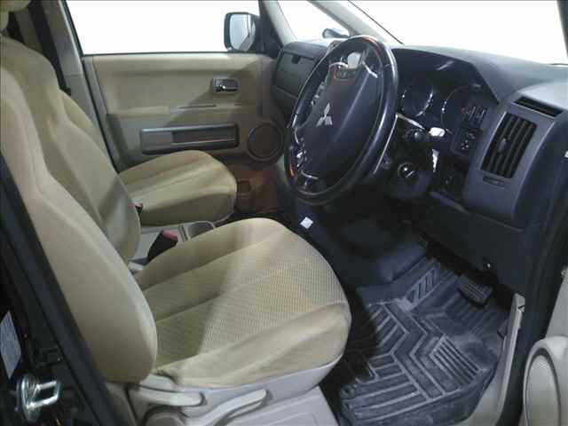 MITSUBISHI DELICA D5 2011