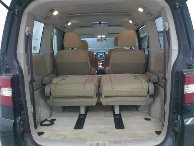 MITSUBISHI DELICA D5 2011