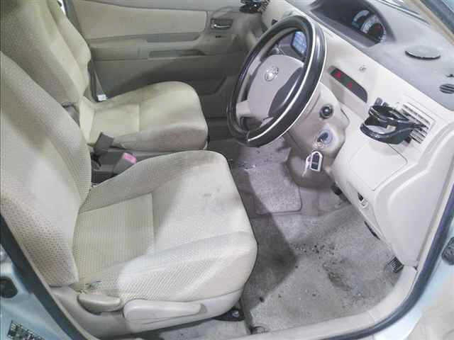 TOYOTA RAUM 2010