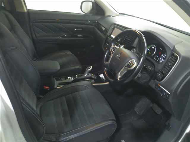 MITSUBISHI OUTLANDER PHEV 2015