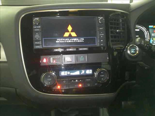 MITSUBISHI OUTLANDER PHEV 2013
