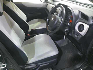 TOYOTA VITZ 2012