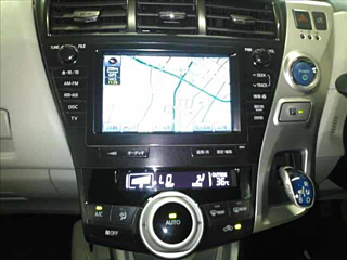 TOYOTA PRIUS ALPHA 2013