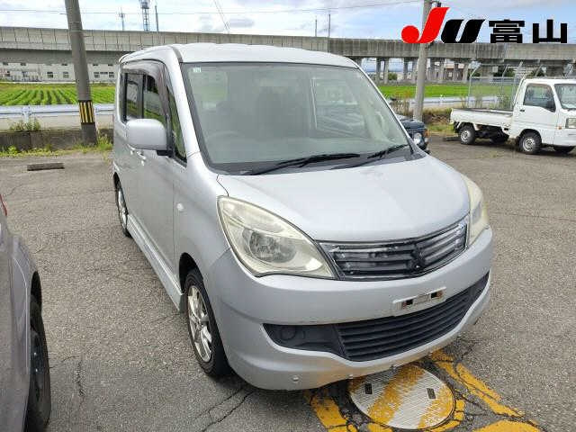 MITSUBISHI DELICA D2 2012