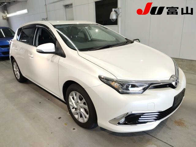 TOYOTA AURIS 2016