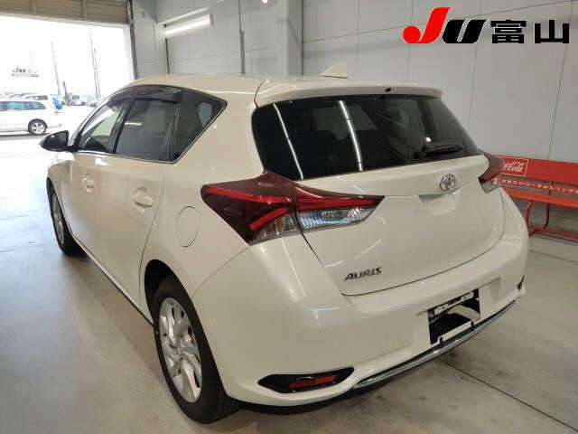 TOYOTA AURIS 2016
