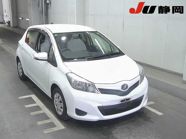 TOYOTA VITZ 2013