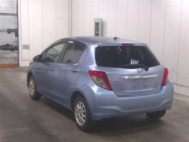 TOYOTA VITZ 2012