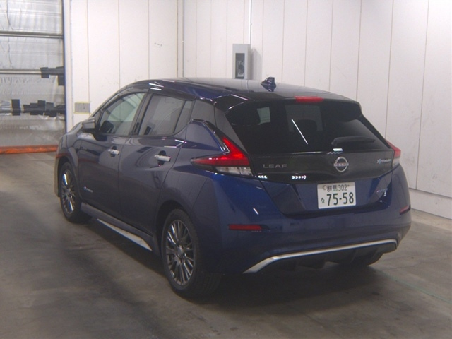 NISSAN LEAF 2023