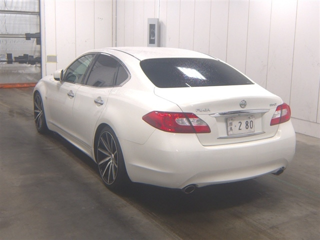 NISSAN FUGA 2010