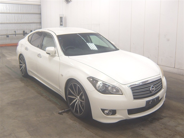 NISSAN FUGA 2010
