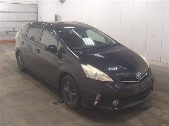 TOYOTA PRIUS ALPHA 2012