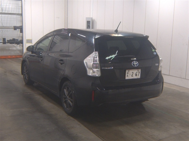 TOYOTA PRIUS ALPHA 2012
