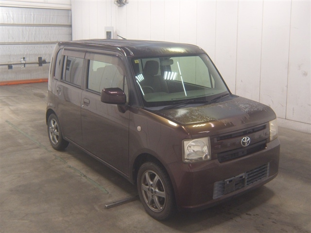 TOYOTA PIXIS SPACE 2012