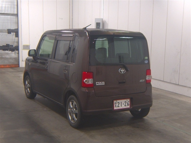 TOYOTA PIXIS SPACE 2012