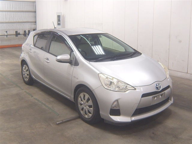 TOYOTA AQUA 2012