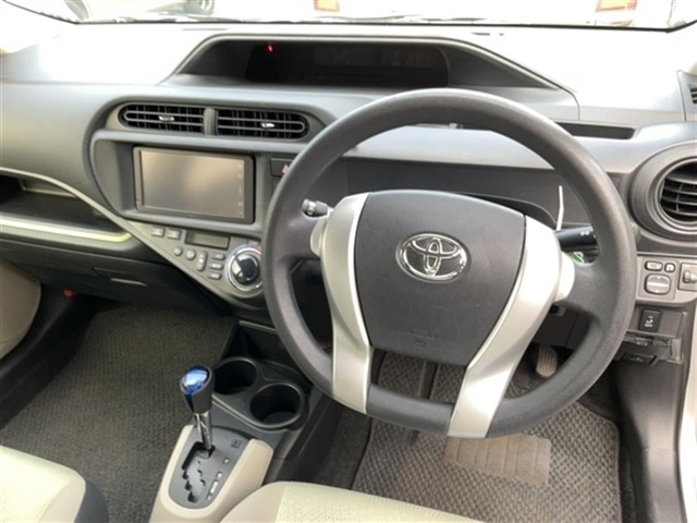 TOYOTA AQUA 2012