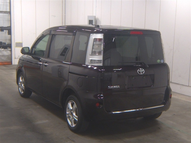 TOYOTA SIENTA 2012