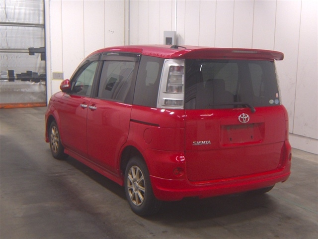 TOYOTA SIENTA 2011