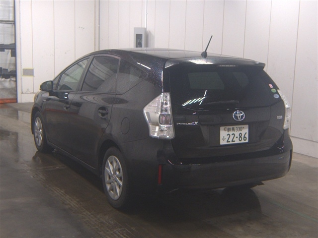 TOYOTA PRIUS ALPHA 2013
