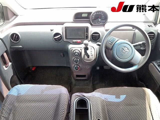 TOYOTA PORTE 2012