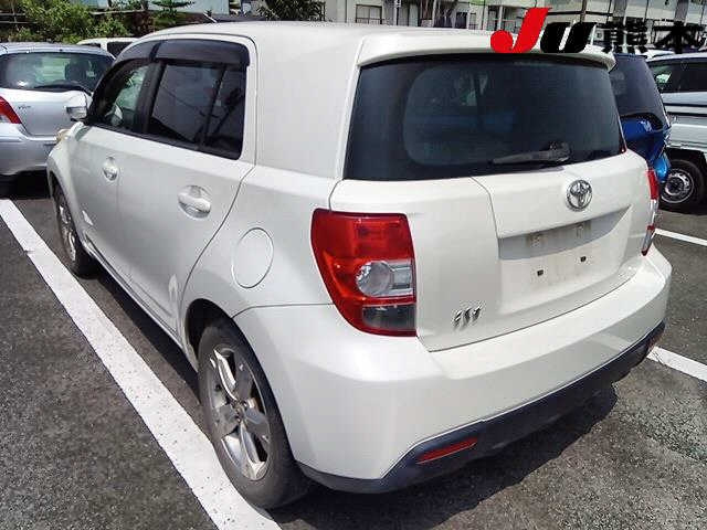 TOYOTA IST 2008