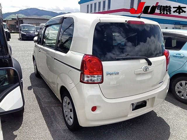 TOYOTA PORTE 2012