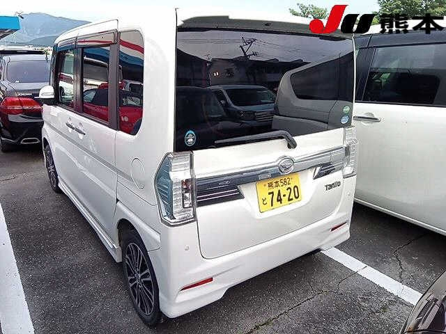 DAIHATSU TANTO 2015