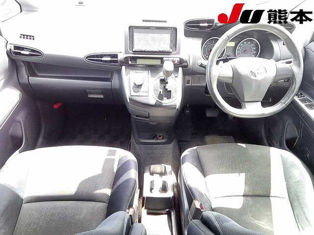 TOYOTA WISH 2011