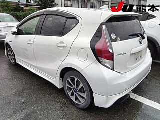 TOYOTA AQUA 2015
