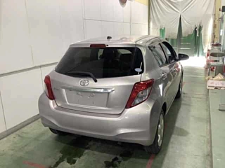 TOYOTA VITZ 2011