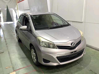 TOYOTA VITZ 2011