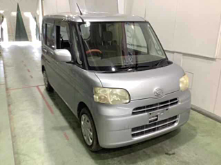 DAIHATSU TANTO 2011