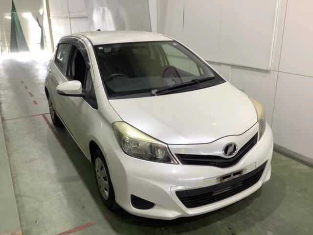 TOYOTA VITZ 2012