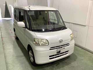 DAIHATSU TANTO 2010