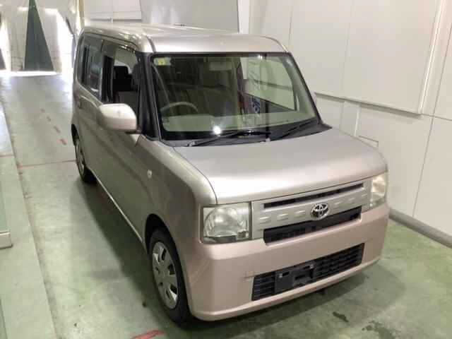 TOYOTA PIXIS SPACE 2012