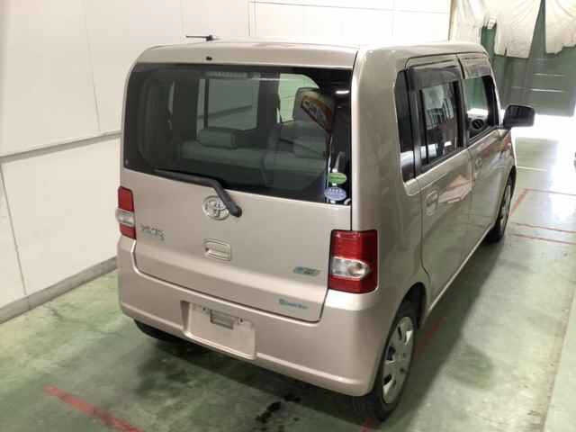 TOYOTA PIXIS SPACE 2012