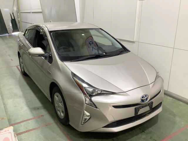 TOYOTA PRIUS 2016