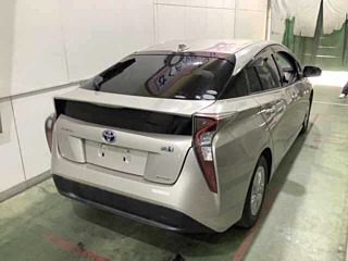 TOYOTA PRIUS 2016