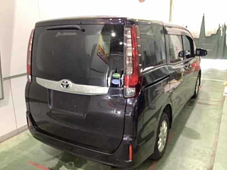TOYOTA NOAH 2017